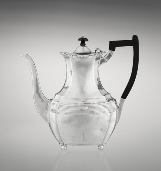 Coffee pot by Harris, CS & Sons London, goldsmiths' firm, fl. 1817–1933 and Harris, Charles Stuart