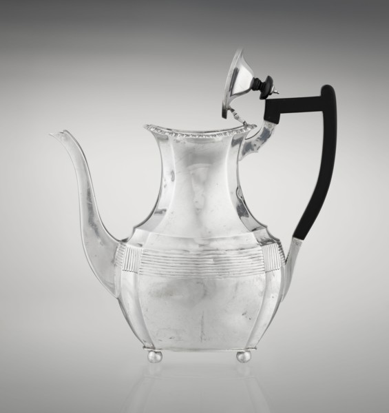 Coffee pot by Harris, CS & Sons London; goldsmiths' firm, fl. 1817–1933 and Charles Stuart Harris