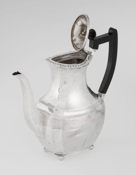 Coffee pot; maker: Harris, CS & Sons London, goldsmiths' firm, active 1817–1933 and Harris, Charles