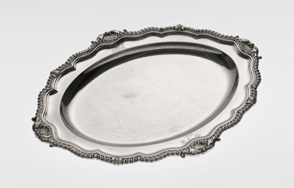 Oval platter by Benjamin & James Smith fl. 1809–1812, goldsmiths. Georgian/George III style; oval
