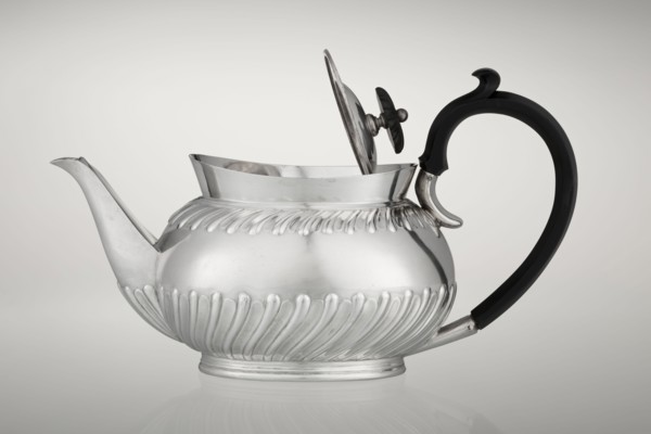 Teapot by Goldsmiths & Silversmiths Co Ltd London, makers Gibson, William & Langman, John