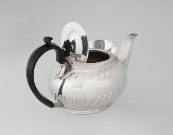Teapot by the Goldsmiths & Silversmiths Co. Ltd London; goldsmiths' firm, fl. 1880–1952; makers
