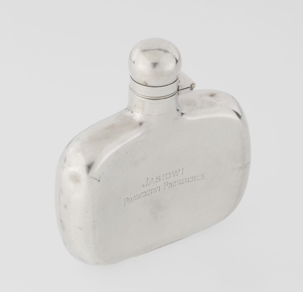 Hip flask by James Dixon & Sons Sheffield; goldsmiths, fl. 1806–, silver hip flask, smooth cuboid