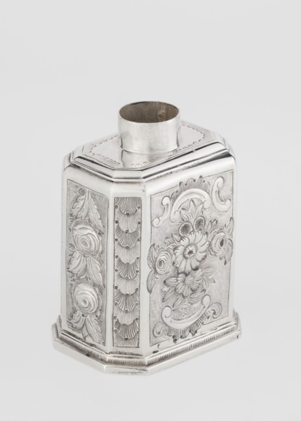 Tea caddy by Nash, Bowles fl. 1720–ca. 1725, goldsmith; rococo style. Cuboid tea caddy with a