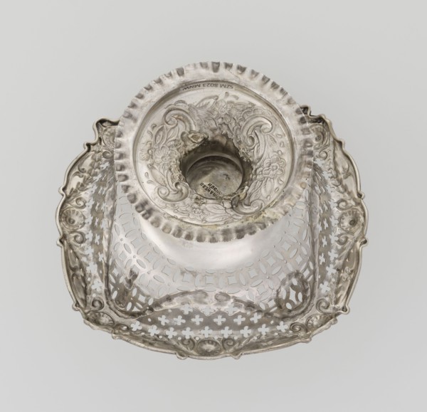 Openwork cake stand, Mappin & Webb Ltd goldsmith, plater, sellers; fl. 1859- author. Openwork cake