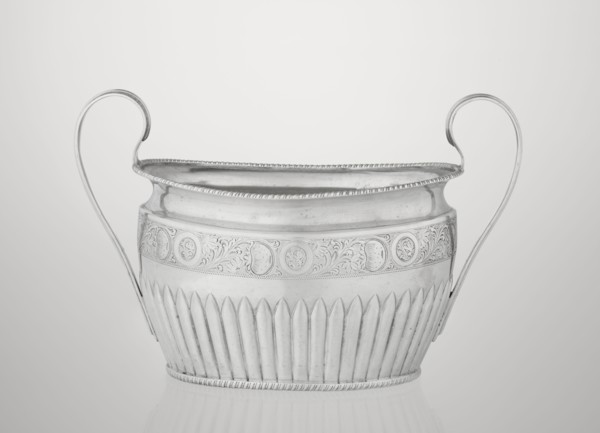 Sugar bowl by Hutton & Sons Ltd Sheffield, Birmingham, London; goldsmith and silversmith firm; fl.