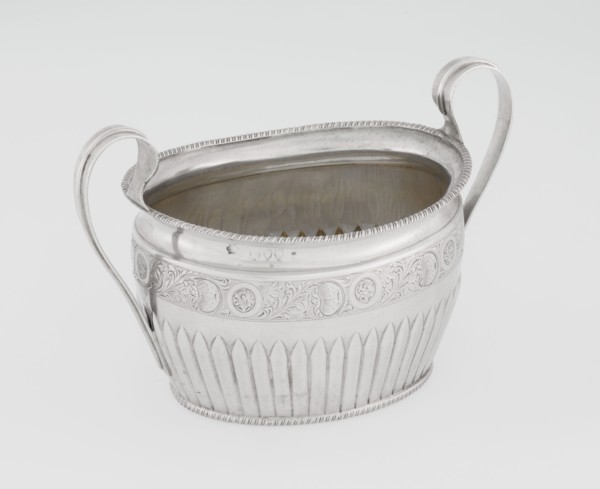 Sugar bowl by Hutton & Sons Ltd Sheffield, Birmingham, London; goldsmith and silversmith firm; fl.