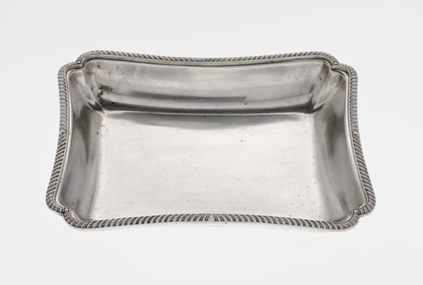 Four-sided platter by Bradbury, Thomas & Sons Sheffield; goldsmiths; fl. ca. 1769–1943.