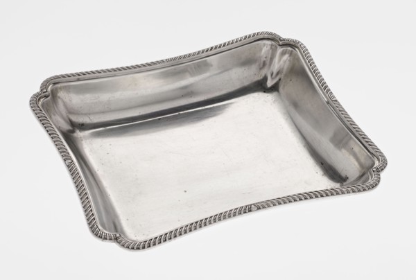 Four-sided platter, maker: Thomas Bradbury & Sons Sheffield; goldsmiths; fl. ca. 1769–1943.