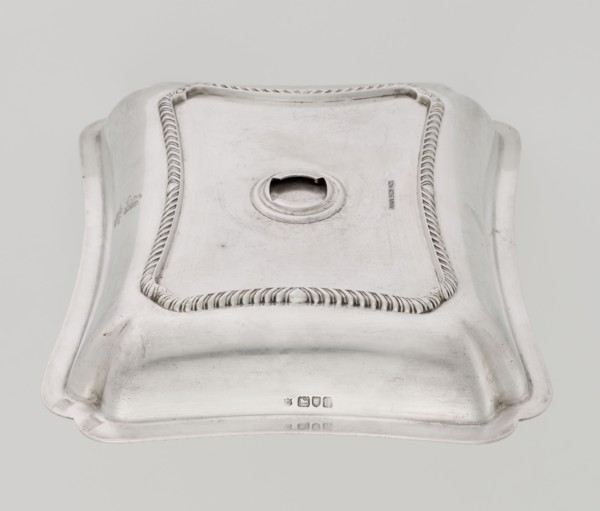Four-sided platter by Bradbury, Thomas & Sons Sheffield; goldsmiths; fl. ca. 1769–1943. Four-sided
