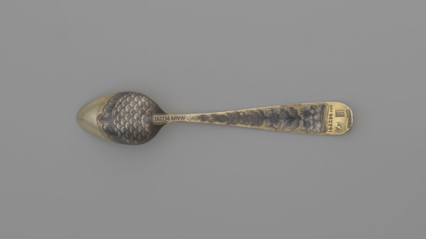 Tea spoon by Buszkowskij, Fedor Klimov fl. 1795–1834, goldsmith; decorative gilded spoon with an