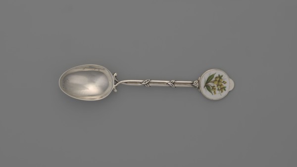 Decorative spoon by Deakin & Francis Ltd Birmingham; goldsmiths; fl. from 1786. Spoon with an ovoid