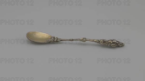 Decorative spoon, Neresheimer Hanau; goldsmith's workshop; 1890-, goldsmith's company; grotesques,