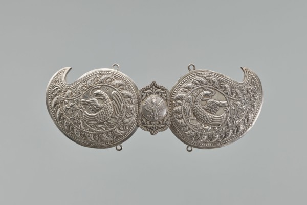 Buckle, Two-part silver buckle fastening Delya's coat, probably royal; inscription Warszawa / 24 11