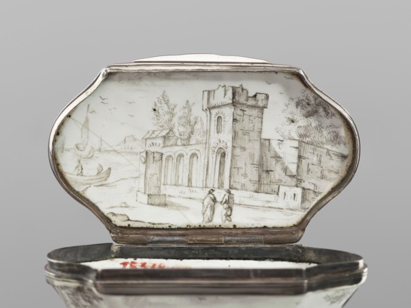 Double snuffbox, LZ enameller; France?; fl. ca. 1700. Double-sided snuffbox, tall, narrowed halfway