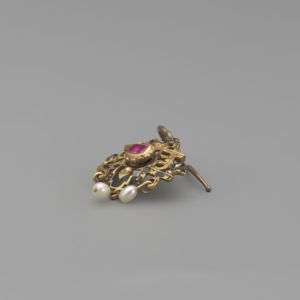 Earring, Renaissance style, 19th century, Poland, jewelry, height 3.5 cm, weight 7 g, A small