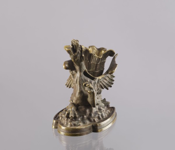 Spirit lamp, In the form of a two-winged dragon on a four-leaf oval base. Between the wings is a