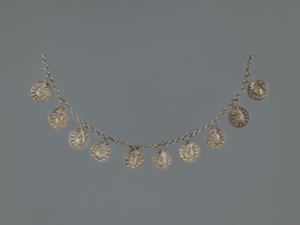 Bracelet, early 20th century, Middle East; Islamic art; shells; body ornament; female hand