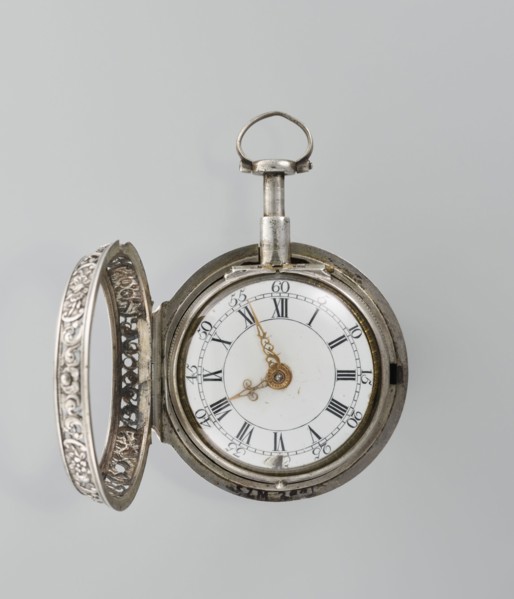 Pocket watch by Shart, signed on the movement Shart / London, 1730s. Double silver case; inner case