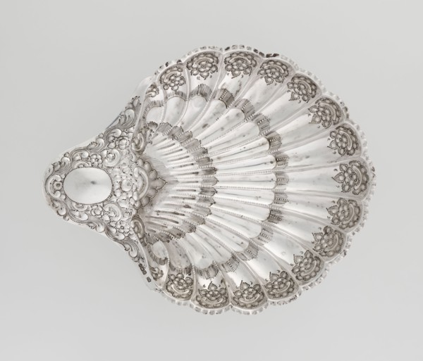 Shell-shaped silver platter by Atkin Brothers Silversmith Ltd Sheffield; goldsmith and silversmith