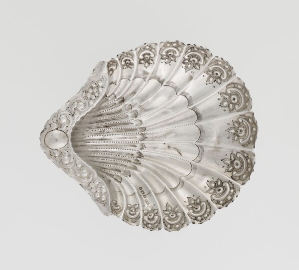 Platter in the form of a shell, Atkin Brothers Silversmith Ltd Sheffield; goldsmith and silversmith