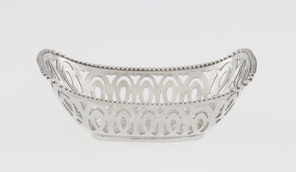 Openwork basket by Steinhart & Co Birmingham, London; goldsmith, merchant; fl. 1897–1930. Openwork