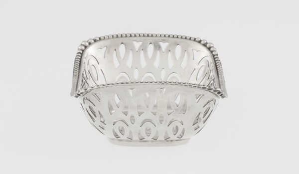 Openwork basket by Steinhart & Co Birmingham, London; goldsmith, merchant; fl. 1897–1930. Openwork