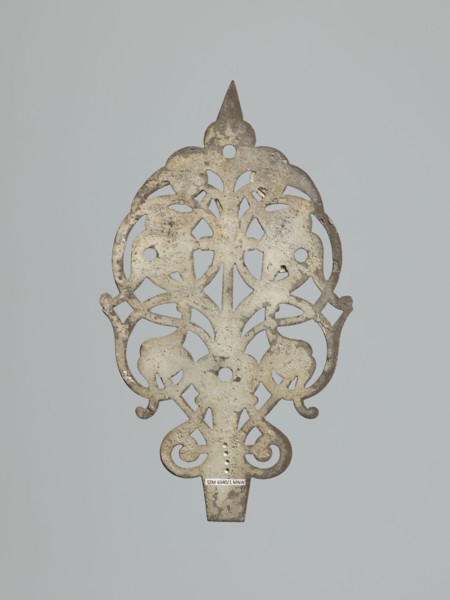 Hinge end for a chest; fittings, hinge end from a pair, in the form of an openwork rounded plaque