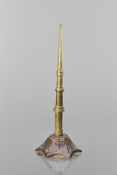 Candlestick, enamel on a hexagonal base tapering towards the top with a shaft; on each side a coat
