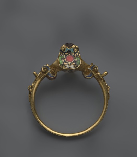 Women's ring, 19th century, Poland; jewelry; height 2.4 cm, width 2.1 cm, A gold ring viewed from