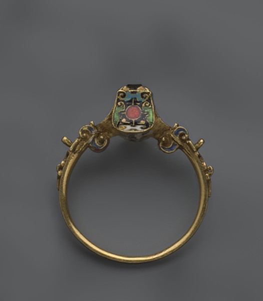 women's ring, 19th century, Poland, jewelry, height 2.4 cm, width 2.1 cm, A gold ring viewed from
