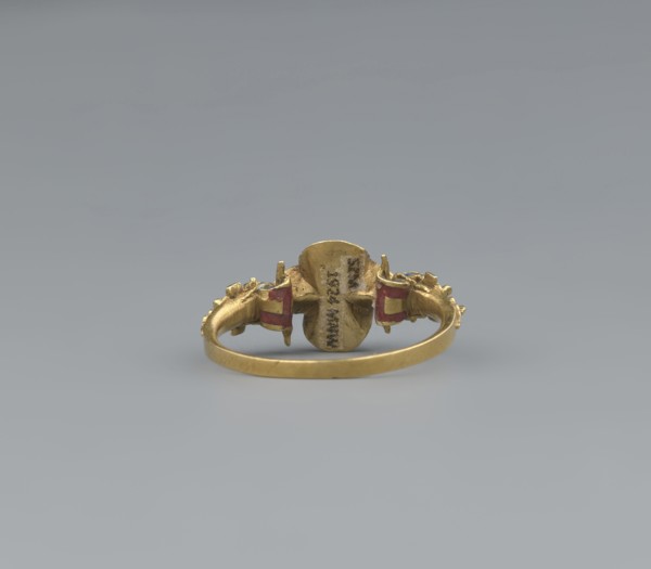 Women's ring, 19th century, Poland; jewelry; height 2.4 cm, width 2.1 cm, A small gold ring shown