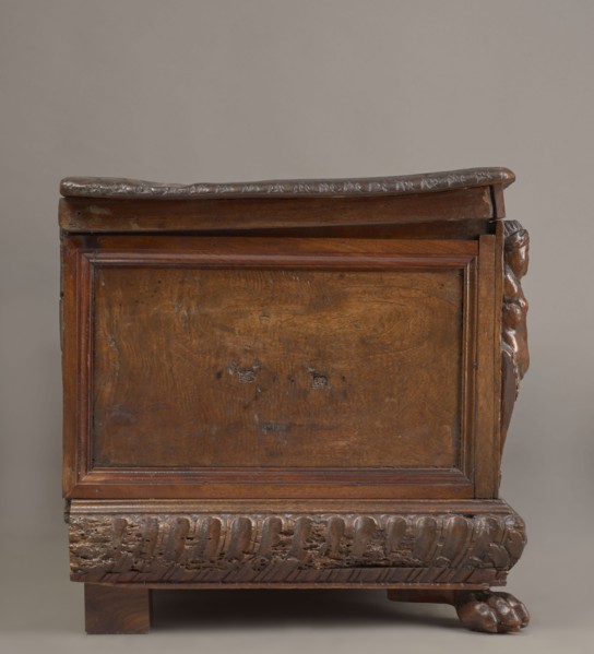 Chest, acanthus twig, fantastic animals, fantastic figures, snakes, coats of arms, herms decorative