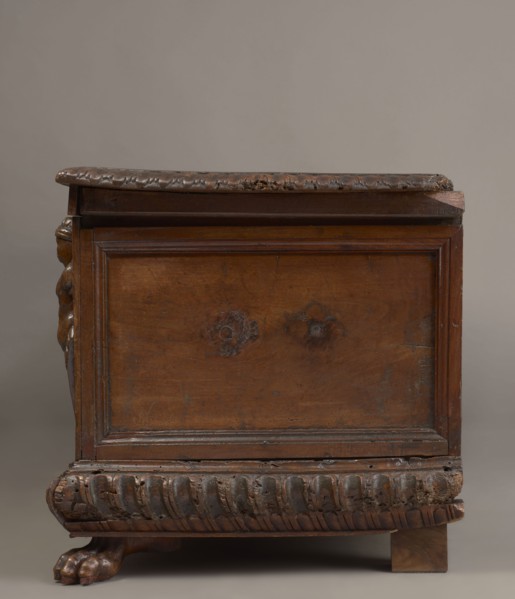 Chest, acanthus twig, fantastic animals, fantastic figures, snakes, coats of arms, herms decorative