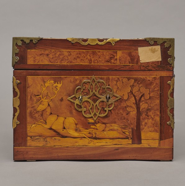 Casket, Repossession provenance. Sleigh, deer, hunters, hounds, riders. Baroque style. Cuboid case