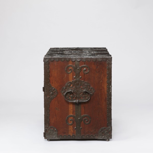 Cabinet, late 17th century, Northern Germany, / Poland, height 70.1 cm, width 89.2 cm, depth 55.9
