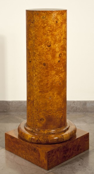 Pedestal, creator, provenance unknown. Biedermeier style. Pedestal in the shape of a column with a