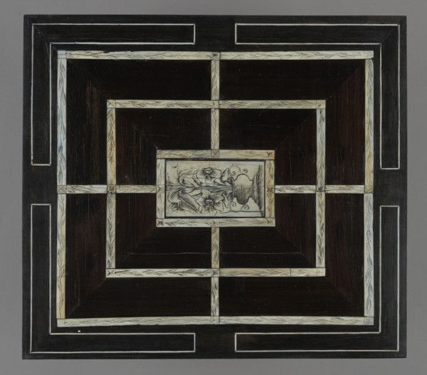 Chess, mill and backgammon box; maker, games; flower vases; chess; ; plant decoration; baroque