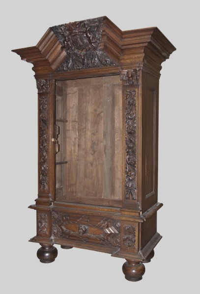 Wardrobe, provenance, putti; baroque style; coats of arms; plant decoration; lion masks;
