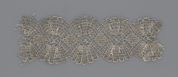 Lace fragment, lace, provenance unknown, metal threads, 18th century, Europe, lace, fabric, width 8