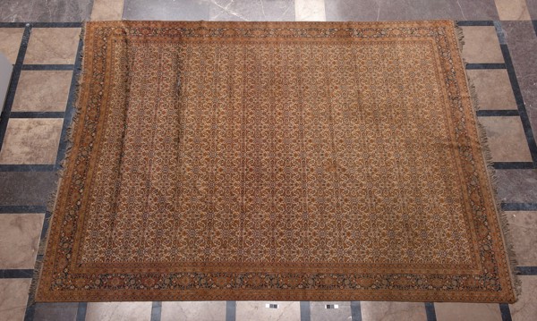 Carpet, Knotted decorative woven fabric carpet, 19th century, Iran. In the central field on a light