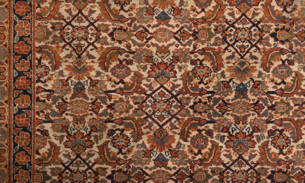 Carpet, Knotted decorative fabric carpet, 19th century, Iran. In the central field on a light cream