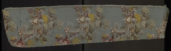 Fabric fragment, silk fabric, patterned, preserved selvedge, Taffeta background in blue-green,