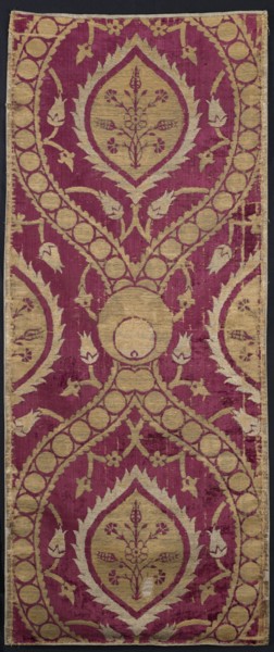 Fabric piece, Repossession, Turkish fabric, 16th century. Red sheared velvet ground with cream and