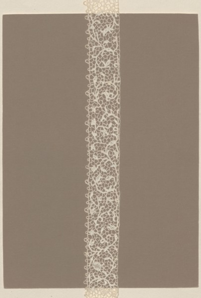 Lace fragment, lace, Pattern composed of branched floral stem motifs. Joining de brides with picots