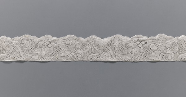 Lace fragment, floral ornaments, Binche lace, ca. mid-18th century, Binche place of origin ?,