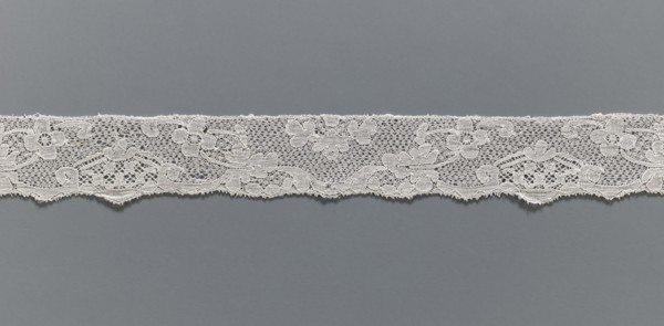 Lace fragment, reprovenance noted, lace, Malines Mechelen lace, Henryków Heinrichau, varied