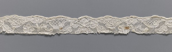Lace fragment, mid-18th century, Mechelen Malines bobbin lace; fashion accessory. Motifs: floral