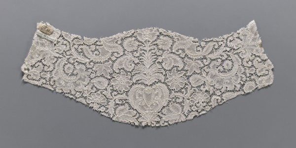 Fragment of lace, plant ornaments, bobbin lace, 18th century, Flanders, lace, width 17 cm, length