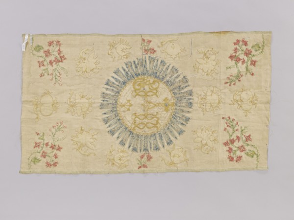 Antependium, antependium. Fragment of church embroidery. On cream silk satin 46 gauge, green